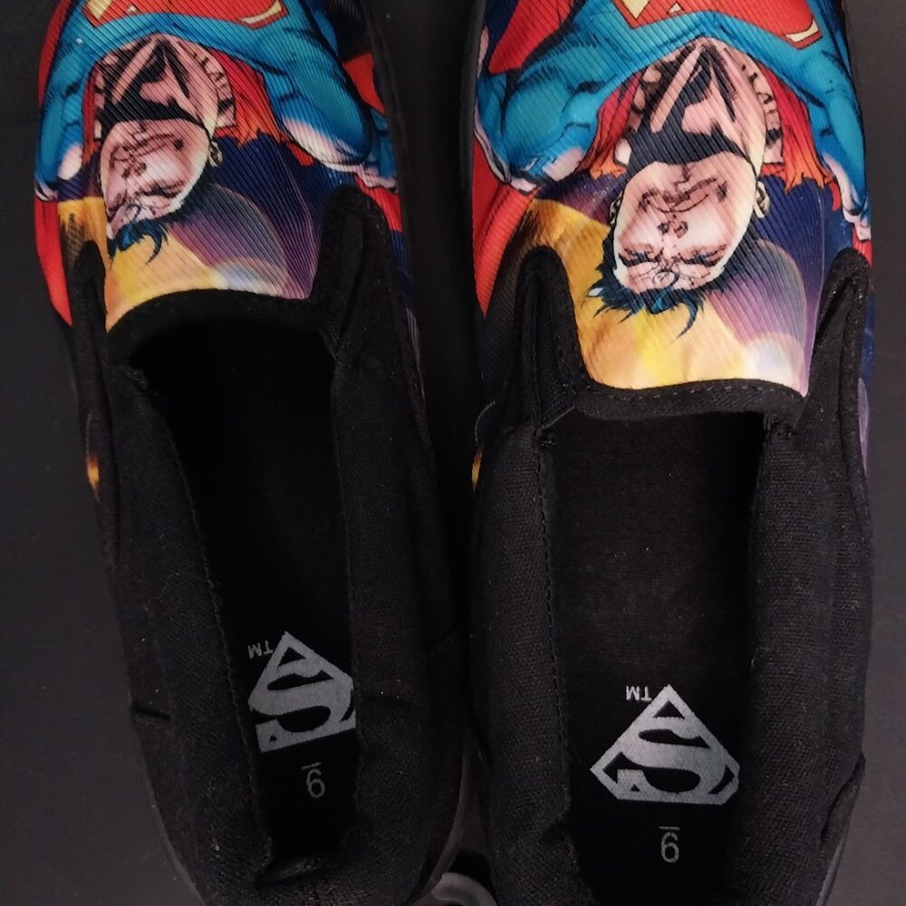 DC Comics: Superman Men's Shoes - Picture 11 of 13